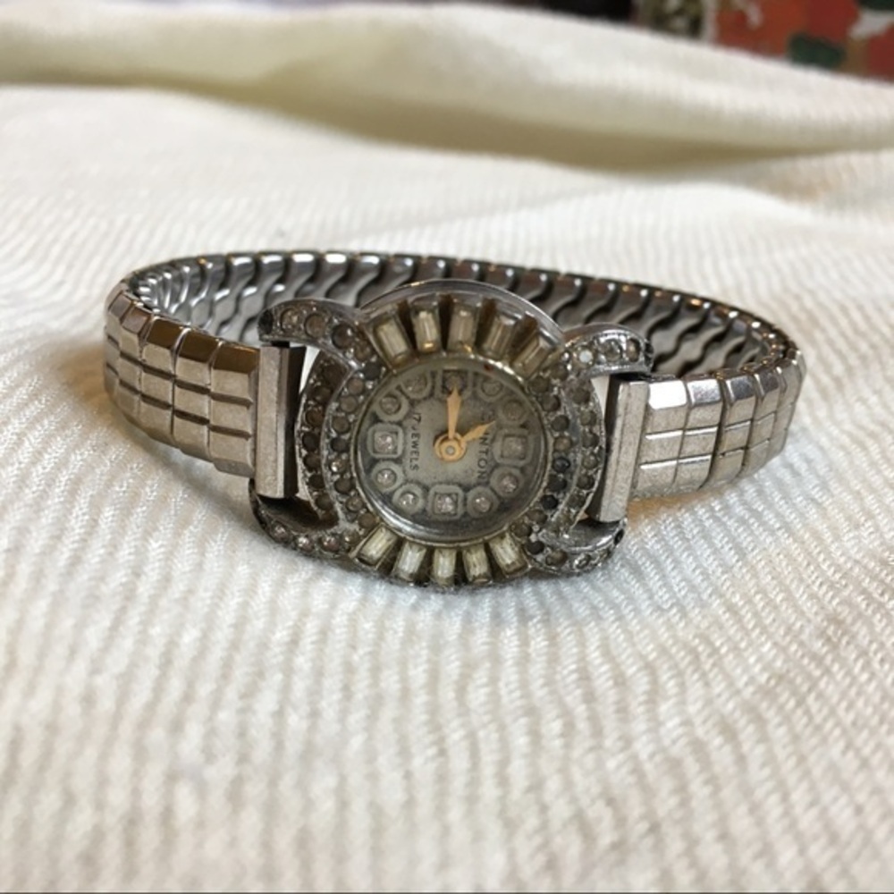 Clinton Vintage 17 jewels 💎 Watch! Gorgeous!
